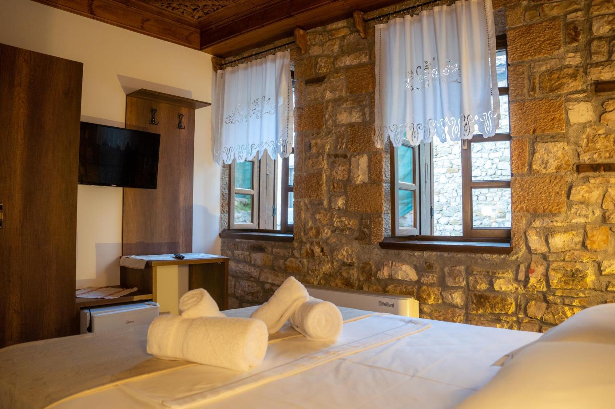 Hotel Kapllani เบราท ห้อง รูปภาพ